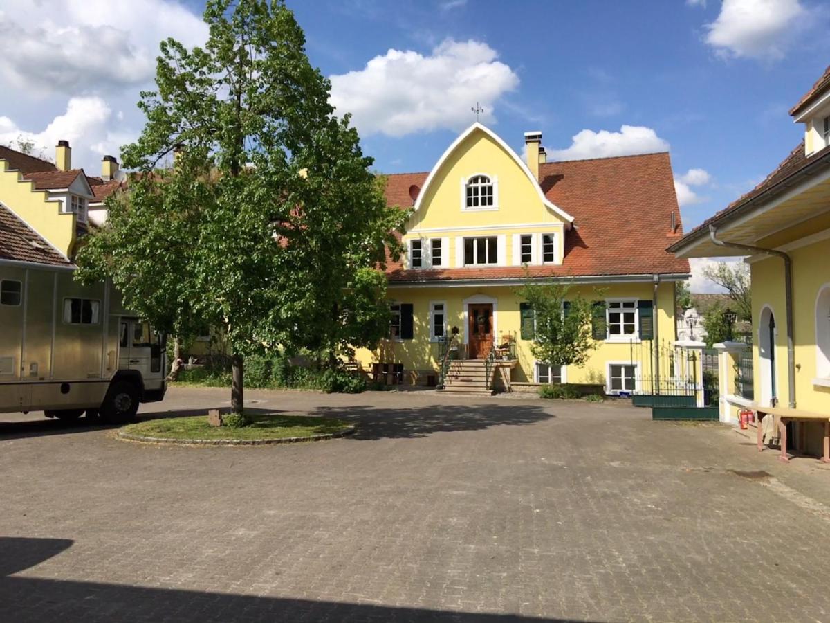 Ferienwohnung Im Gruenen Auf Idyllisch Gelegenen Gutshof Und Doch So Zentral Waldshut-Tiengen Bagian luar foto